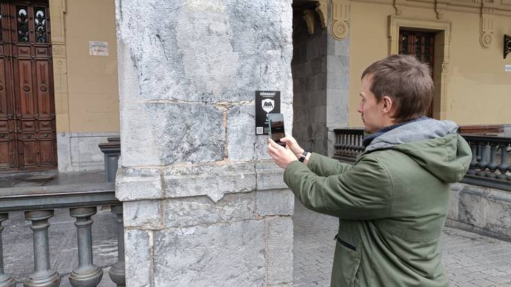 Erdi Aroko herria ezagutzeko aukera eskaintzen du Hernani Hiribilduaren bisita autogidatuak