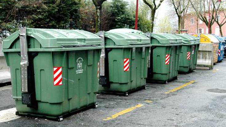 Kaxko elkarteak Atzietako kontainerrak lurperatzeko sinadura bilketa jarri du martxan