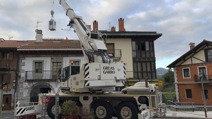 Aire girotuaren makina jarri dute musika eskolako eraikinean