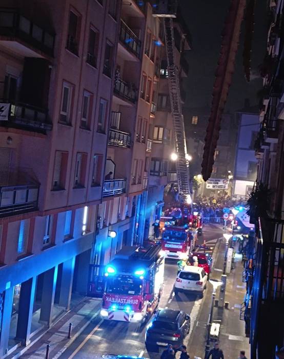 Sustoan geratu zen Nafar kaleko sutea