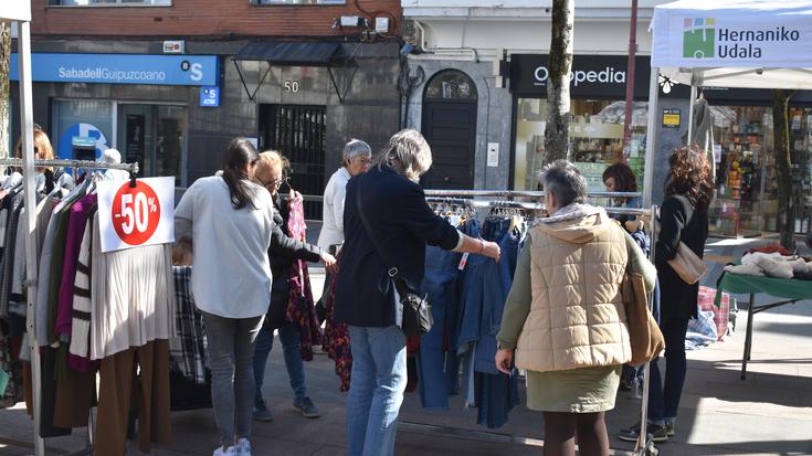 Hernaniko komertzioen neguko? stock azokak gaur jarraituko du Plaza Berrin