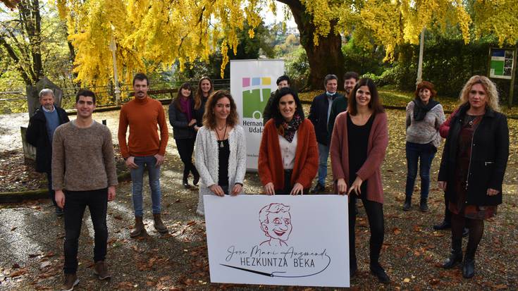 Otxandioko herri eskolak jaso du aurreneko  Joxe Mari Auzmendi Hezkuntza Beka