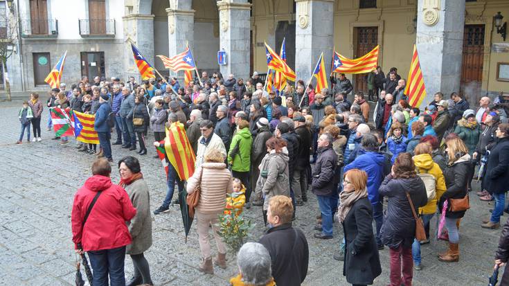 Kataluniako espetxeratze aginduen kontra, ehundik gora lagun