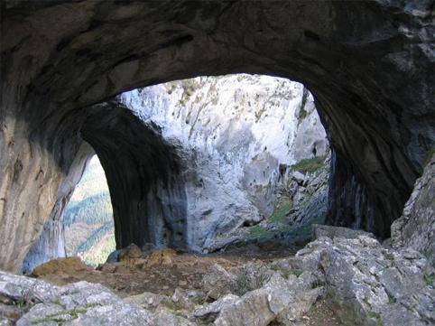 Gaztetxoen irteeran izen ematea 