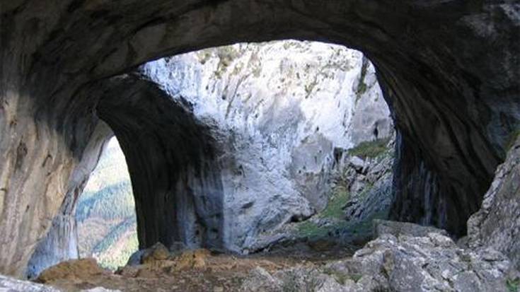 Gaztetxoen irteeran izen ematea 