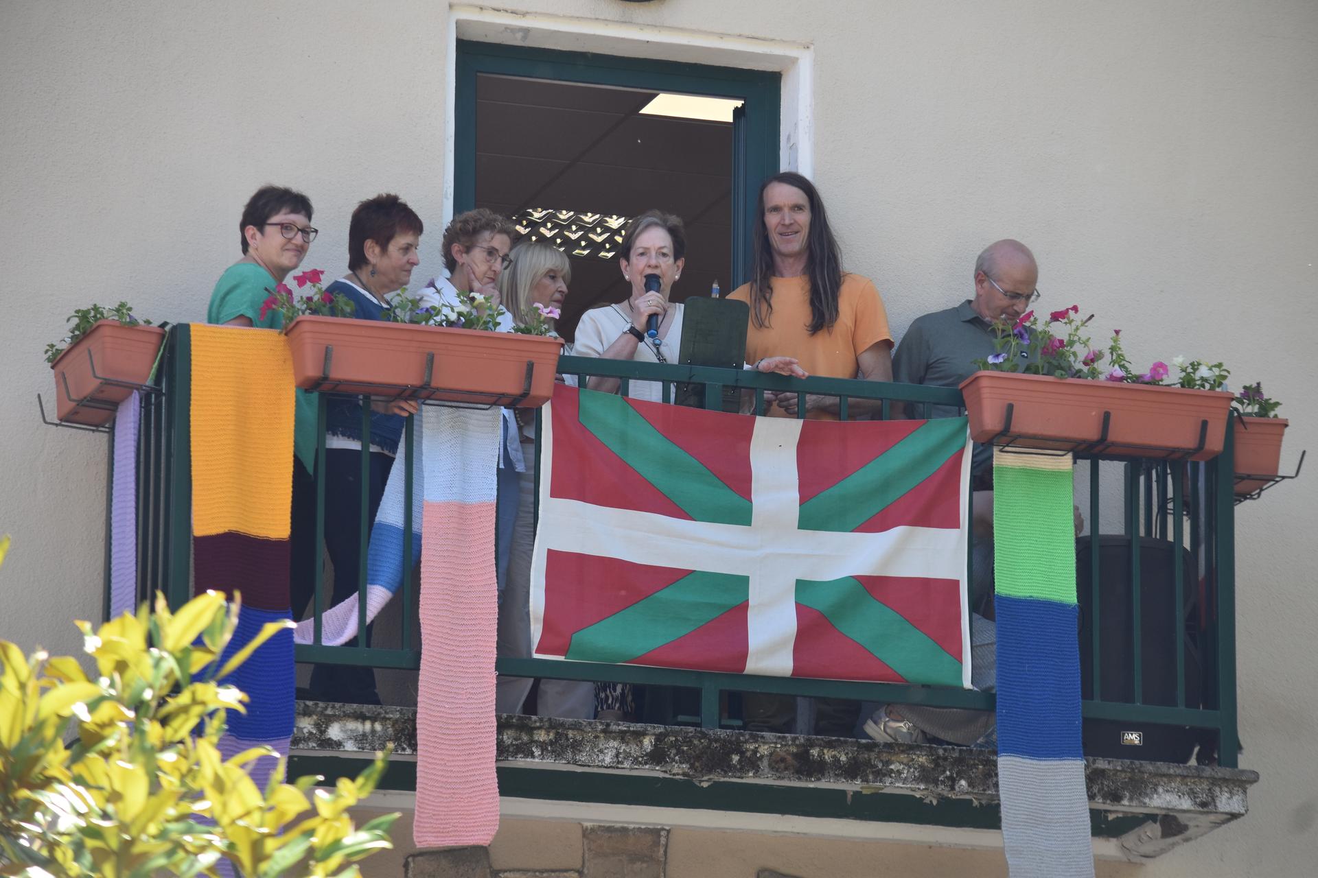 Txirritako ikasleen emanaldia eta bola protagonista, gaur