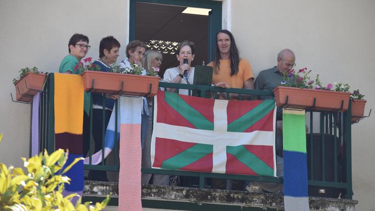 Txirritako ikasleen emanaldia eta bola protagonista, gaur