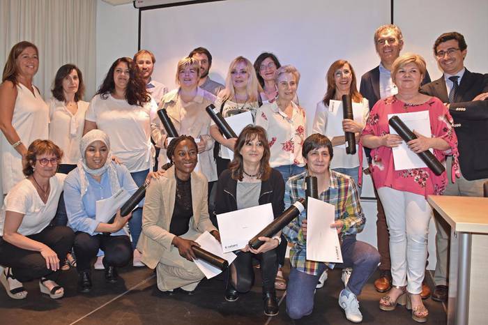 13 ziurtagiri profesional banatu dira lan merkatuan sartzeko