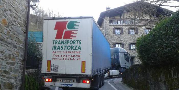 Trailer batekin  komeriak