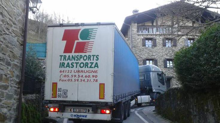 Trailer batekin  komeriak